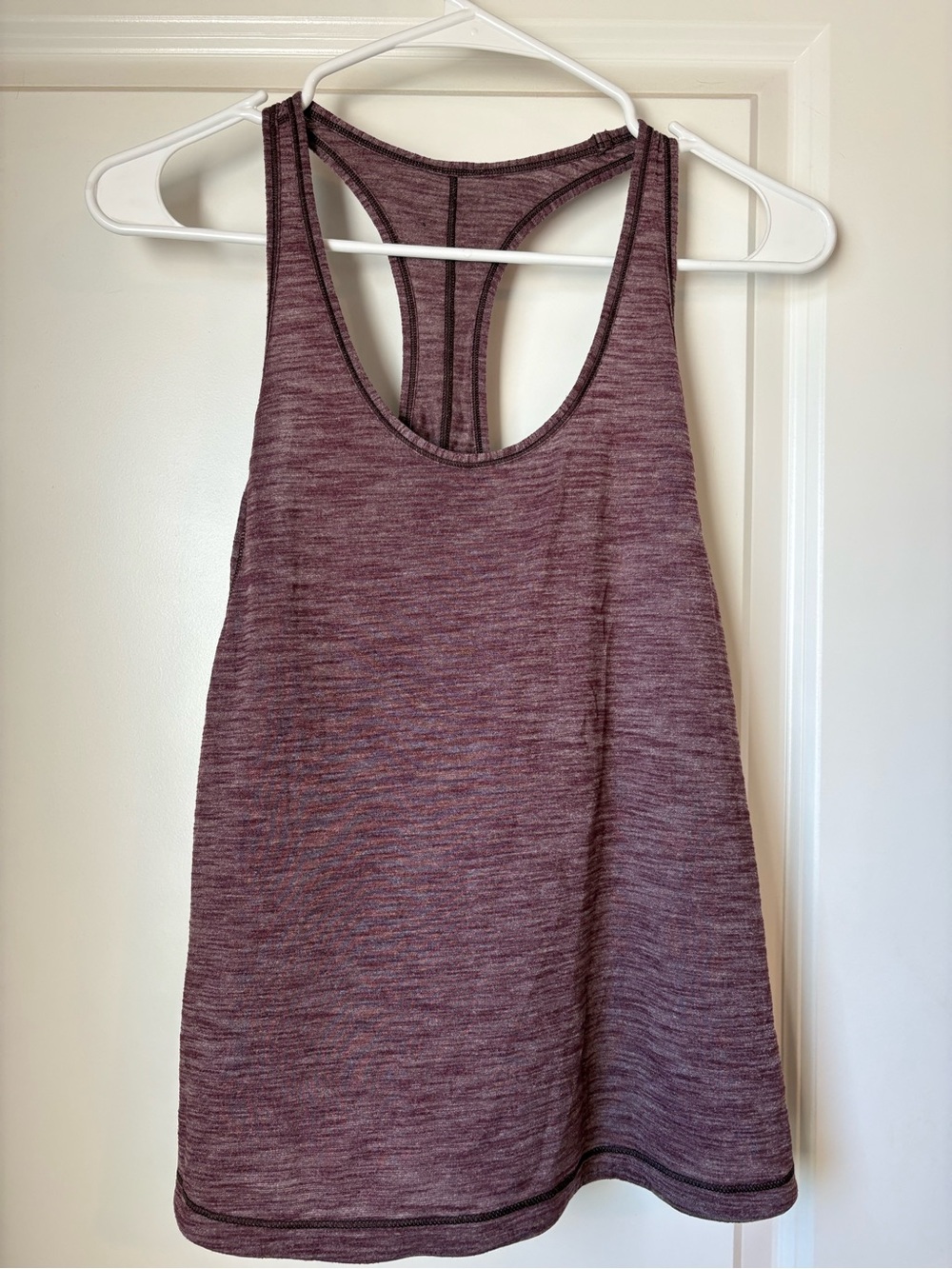 Lululemon Women’s Racerback Tank Top - Heather Maroon S